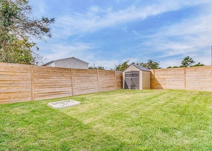 Private Patio & Close To Coastal