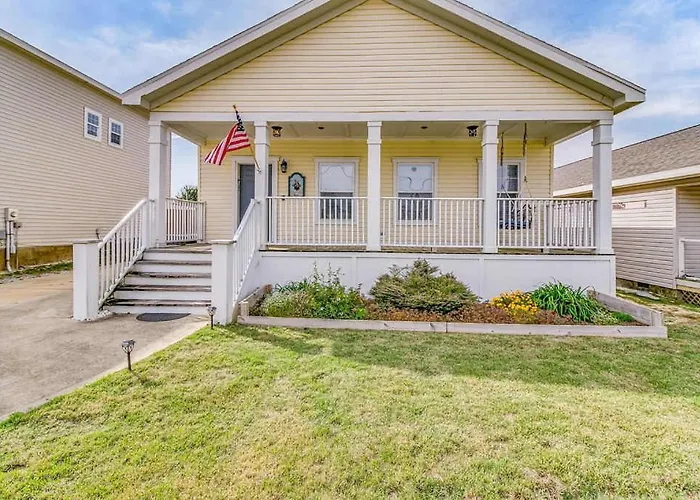 Private Patio & Close To Coastal