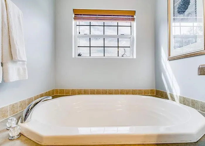 Private Patio & Close To Coastal * Pensacola