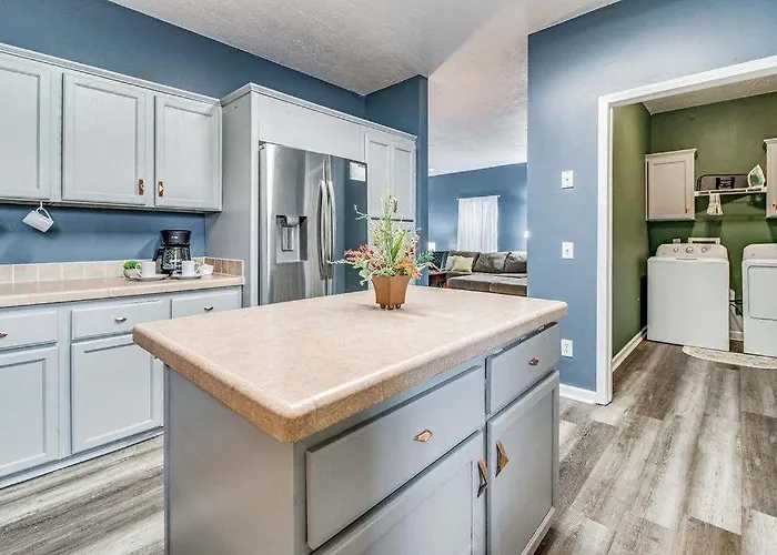 Holiday home Private Patio & Close To Coastal