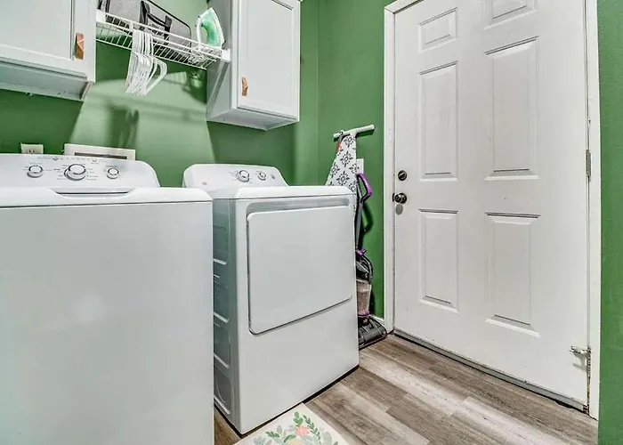 Private Patio & Close To Coastal Holiday home Pensacola