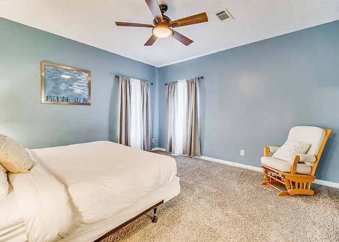 Holiday home Private Patio & Close To Coastal Pensacola