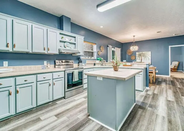 Private Patio & Close To Coastal Pensacola