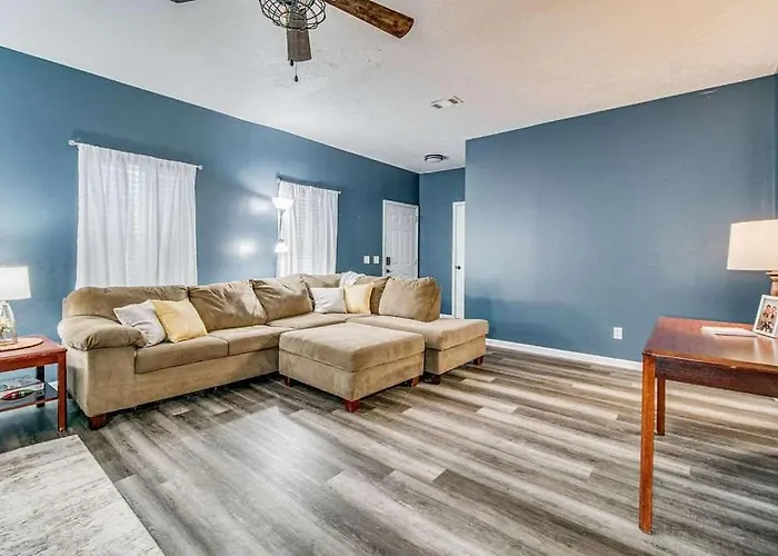 Private Patio & Close To Coastal Pensacola